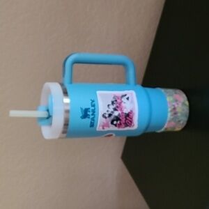 EUC 30oz light blue stanley